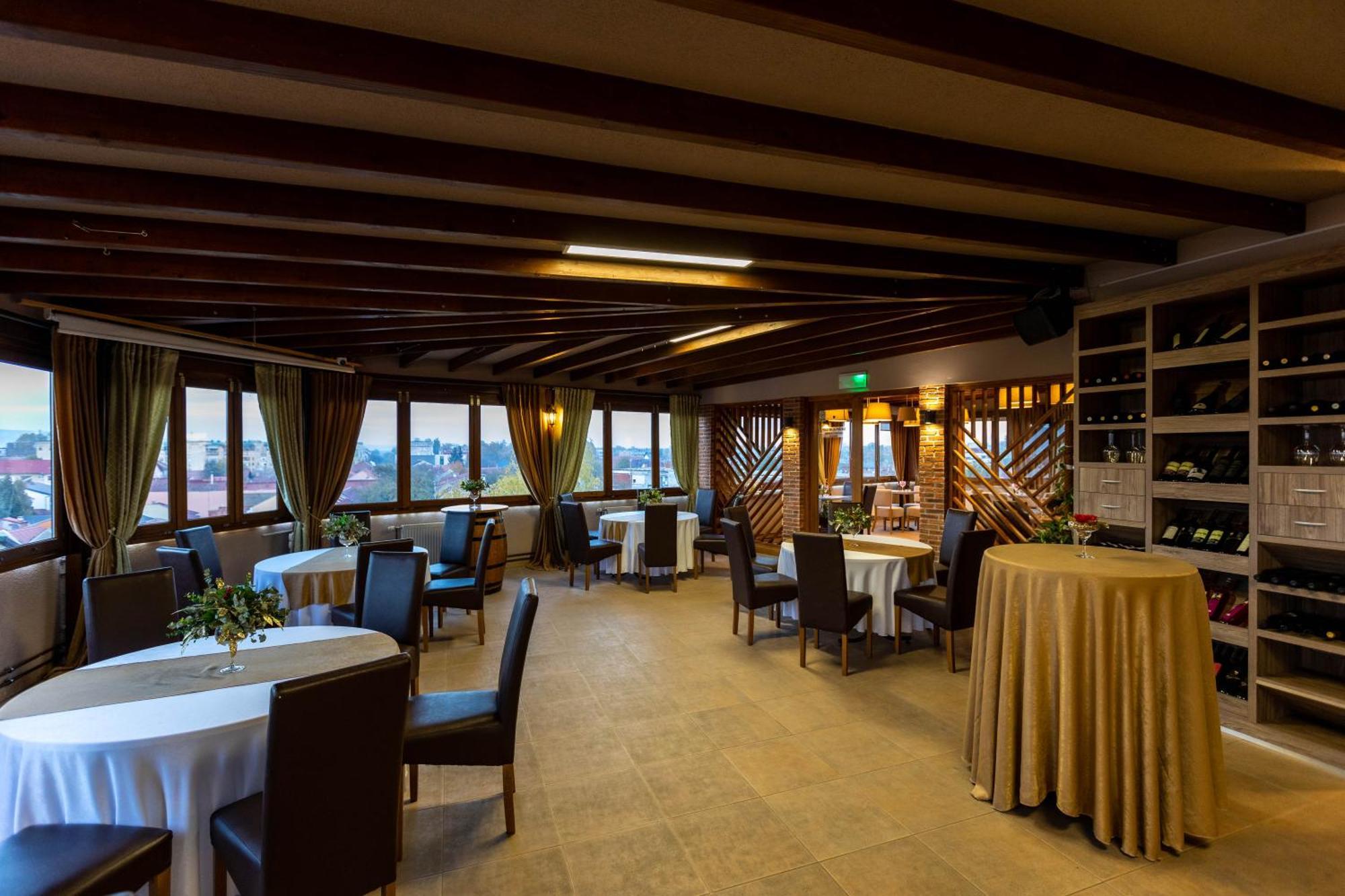 Art Hotel Slavonski Brod Exterior foto