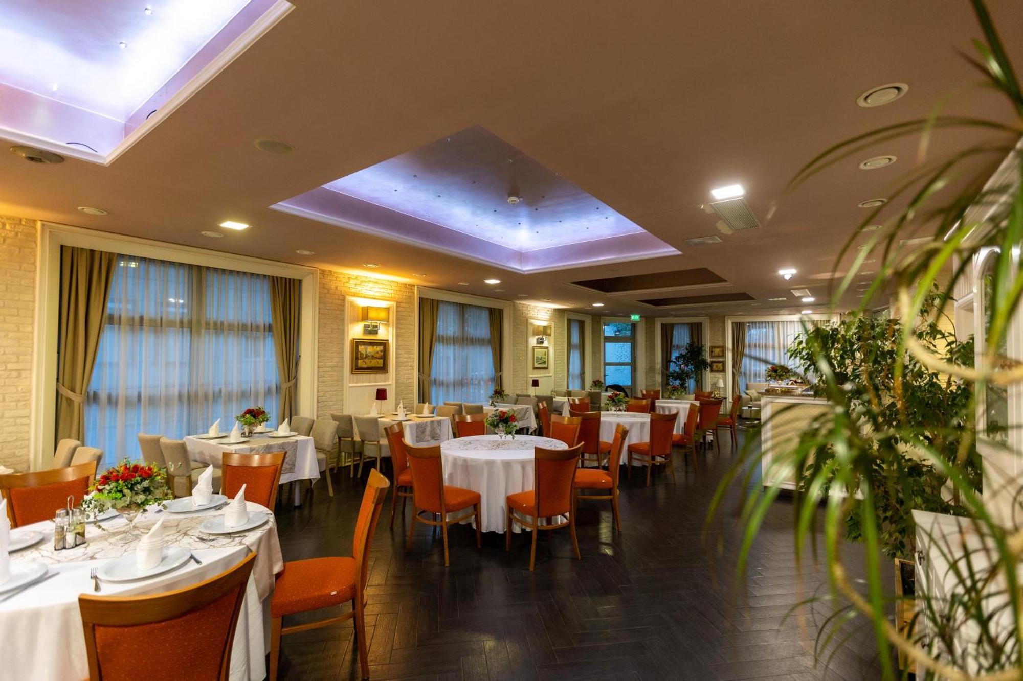 Art Hotel Slavonski Brod Exterior foto