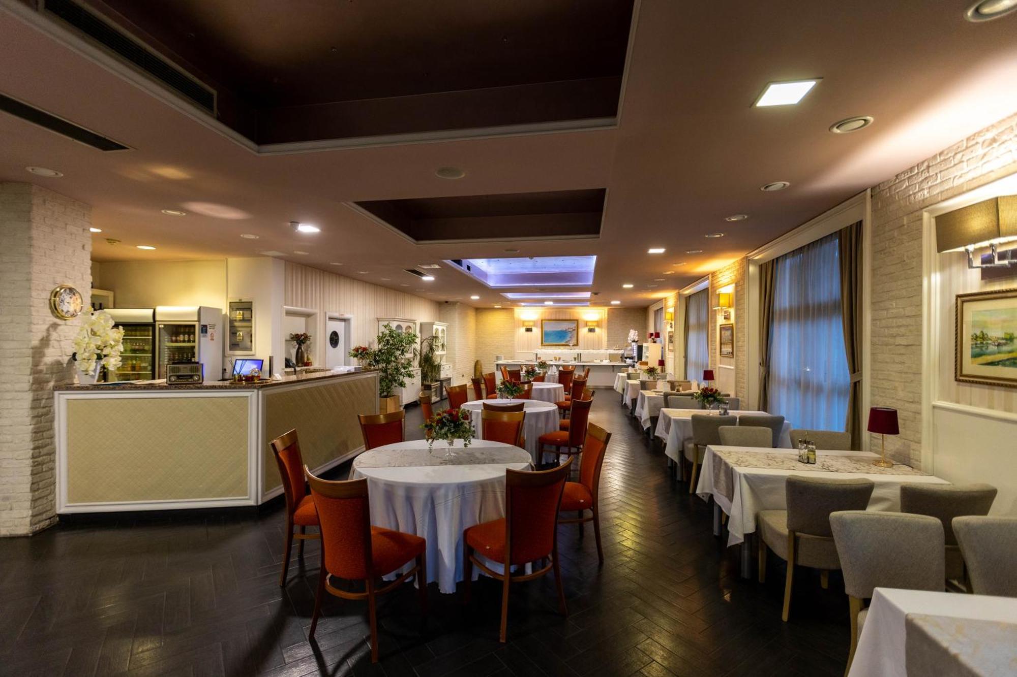 Art Hotel Slavonski Brod Exterior foto